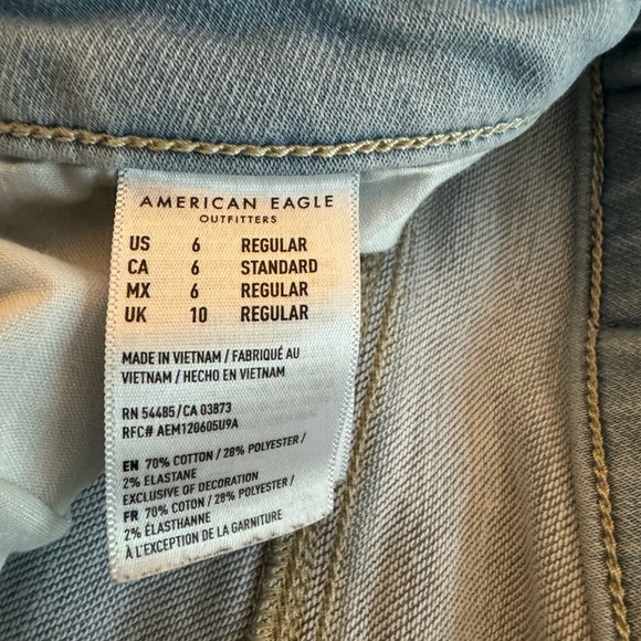 American Eagle Light Wash Super Stetch Jeans Size 6 Regular - Picture 3 of 5